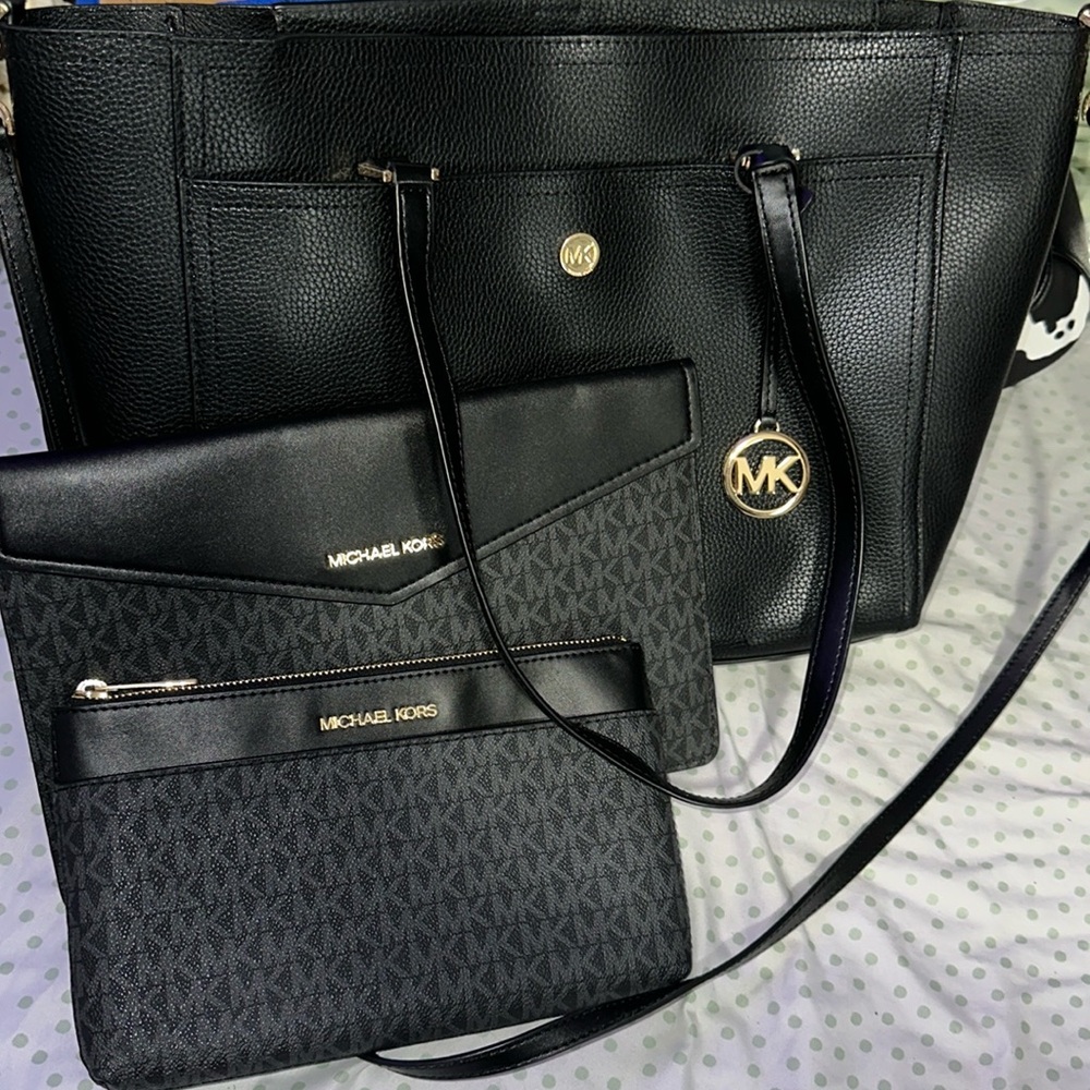 Michael Kors 3 piece bag set!